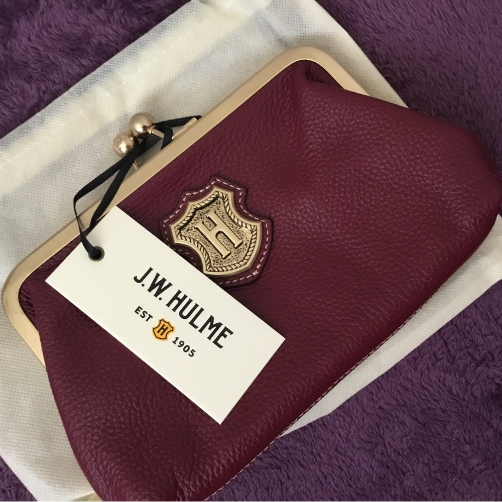 NWT J W Hulme “Crest Heritage “ Pebbled Leather Clutch